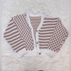 Cozy Checkered Knit Sweater - White and 
Pink